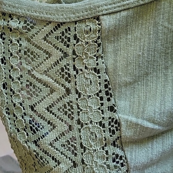 Rue 21 Size Medium Top - Picture 3 of 4